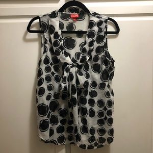 Sleeveless blouse